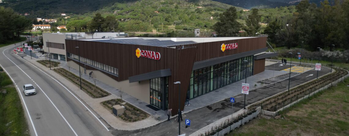 NUOVO CONAD MARINA DI CAMPO – FABBRICATO COMMERCIALE DIREZIONALE E SERVIZI CON OPERE DI URBANIZZAZIONE CONNESSE